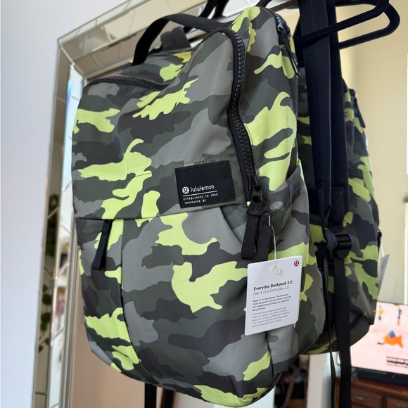 NWT - Lululemon Everyday Backpack 2.0 23L Heritage 365 Camo Green - Picture 6 of 15